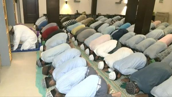 Chandrayaan 3 : ચંદ્રયાનના સફળ લેન્ડિંગ માટે લખનૌ ઇદગાહમાં બાળકોએ નમાઝ અદા કરી, જાણો શું ઇમામે?