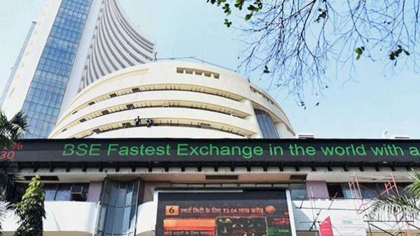 Multibagger Share: રોકાણકારો થયા માલામાલ, 30 રૂપિયાનો આ શેર 890ને પાર