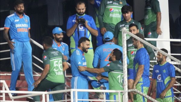 IND vs PAK: ક્રિકેટર્સ અને તેમની લવ સ્ટોરી જે બહુ થઇ ફેમસ, જાણો