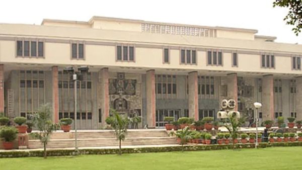 Wired Divorce : પત્નીએ ન રાખ્યું કરવા ચોથનું વ્રત, દિલ્હી હાઇકોર્ટે માન્ય રાખ્યા છૂટાછેડા