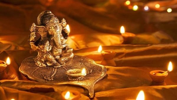 Ganesh Chaturthi 2023 : ગણેશ ઉત્સવ પર આ રીતે સજાવો ઘરનું મંદિર