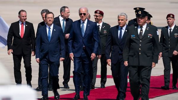 અમેરિકી રાષ્ટ્રપતિના બોડીગાર્ડ ખરેખર નકલી હાથ લગાવીને ફરે છે? જાણો શું છે હકિકત?