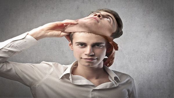 How to identify liar : જૂઠ્ઠું બોલનારા લોકોને આ રીતે ઓળખો, જાણી લો આ પાંચ લક્ષણો