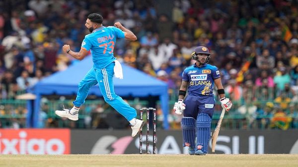 મોહમ્મદ સિરાજે શ્રીલંકાની ટીમનું સપનું કચડ્યું, એક જ ઓવરમાં 4 વિકેટ ચટકાવી