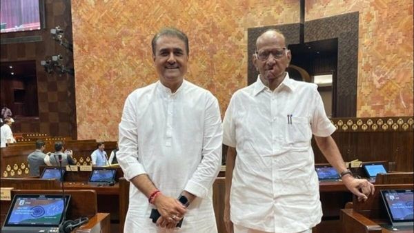 NCP અધ્યક્ષ શરદ પવાર અને બળવો કરનાર પ્રફૂલ્લ પટેલના આ ફોટાથી ઘણી અટકળો થઈ શરુ