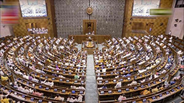 Parliament Special Session LIVE: એસસી-એસટી, ઓબીસીને પણ કરો સામેલ - રાજદ સાંસદ મનોજ ઝા