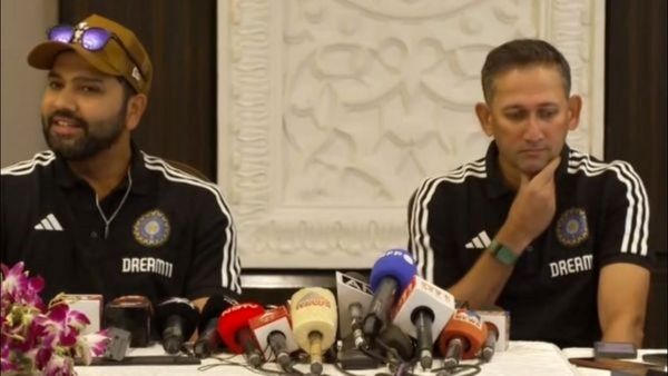 વર્લ્ડકપમાં મને આ સવાલો ના પૂછતા: રોહિત શર્મા થયો ગુસ્સે, Video