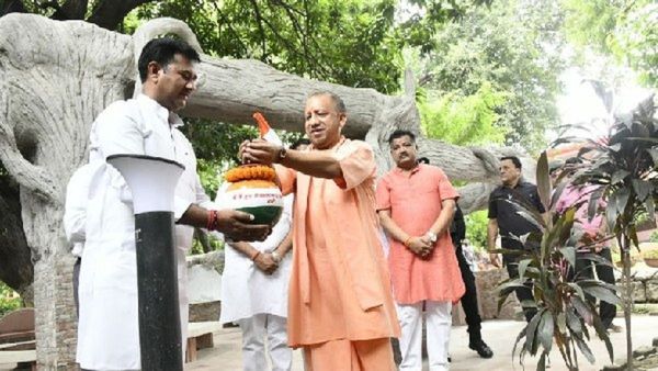 નરેન્દ્ર મોદીની આગેવાનીમાં ભારત આખા વિશ્વનું 'નેતૃત્વ' કરશેઃ યોગી આદિત્યનાથ