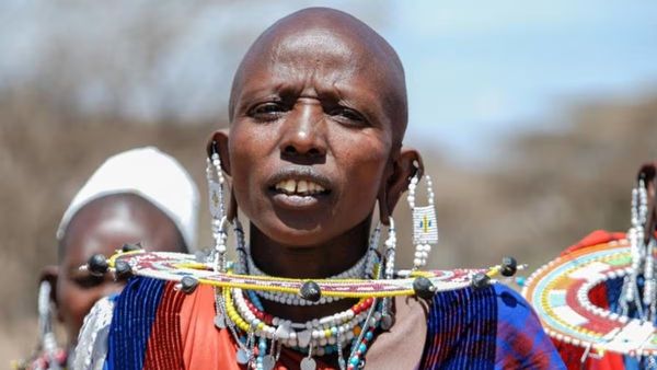 અહીં યુવતીઓ વાળ ઉતરાવીને ઉઘાડા માથે શોધે છે પોતાના માટે પતિ, જાણો ક્યાં જોવા મળે છે આ અનોખી પરંપરા?