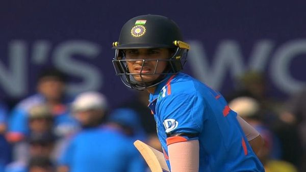 IND vs ENG: Black Arm Bands પહેરી મેદાનમાં ઉતરી ઇન્ડિયન ટીમ, દિગ્ગજ ખેલાડી માટે વ્યક્ત કર્યો શોક