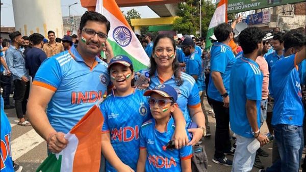 World Cup 2023, Ind vs Pak: ભારત-પાકિસ્તાન મેચ માટે ફેન્સ બન્યા ક્રેઝી, ટીમના રંગે રંગાયા લોકો