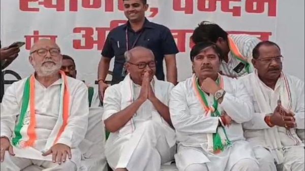 ટિકિટ ન મળવાથી નારાજ કોંગ્રેસીઓને દિગ્વિજયે આપી ચેતવણી, કહ્યુ - જે ઘરે બેઠા છે તેમના માટે મારા દરવાજા બંધ