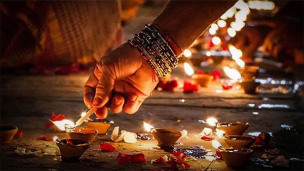 Dev Diwali 2023: 3 શુભ યોગમાં મનાવાશે દેવ દેવાળી, જાણો તારીખ, શુભ મૂહુર્ત, કથા, મહત્વ...