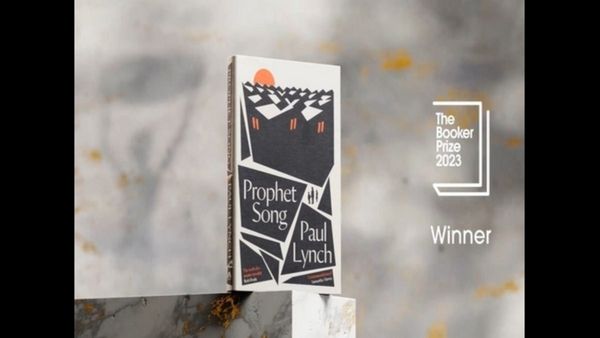 આયરિશ લેખક પૉલ લિંચે પોતાની નોવેલ 'પ્રોફેટ સૉન્ગ' માટે જીત્યુ બુકર પ્રાઈઝ 2023
