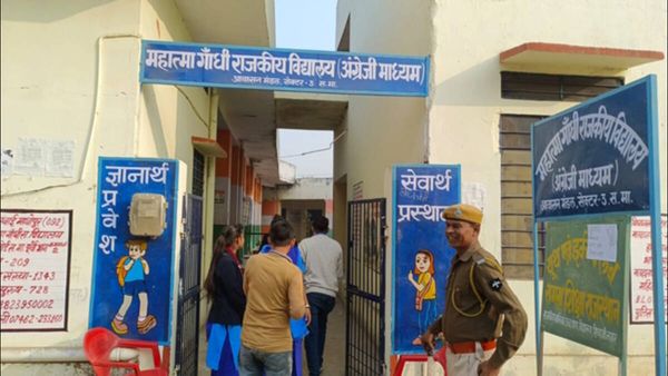 Rajasthan Election: રાજસ્થાનમાં 9.77 ટકા મતદાન, ધોલપુરમાં ઈવીએમ ખરાબ, બૂથ પહોંચ્યા એન્જિનિયર