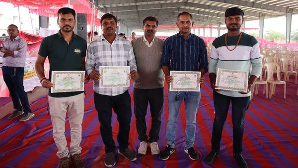 મળો ઓર્ગેનિક ખેતી કરીને હળવદનું નામ રોશન કરનારા પ્રગતિશીલ ખેડૂતોને, બેસ્ટ ફાર્મરના એવોર્ડથી સન્માનિક કરાયા