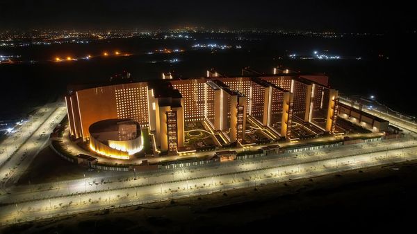 સુરતઃ મંગળવારે ડાયમંડ બુર્સમાં 135 હીરા વેપારીઓની ઑફિસ ખુલશે