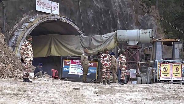 Uttarkashi Tunnel Collapse Updates: રેસ્ક્યુ ટીમ મજૂરોની ઘણી નજીક, હવે માત્ર 10થી 12 મીટરનુ અંતર બાકી