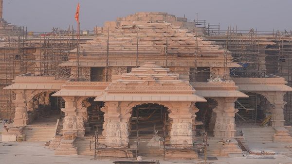 Ayodhya Ram Mandir: રામ મંદિરના દર્શન કરવા અયોધ્યા જઈ રહ્યા છો તો આ નજીકના સ્થળોની પણ મુલાકાત લો