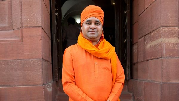 Rajsthan : મુખ્યમંત્રીની રેસમાંથી બહાર થયા બાબા બાલકનાથ? જાણો કેમ?