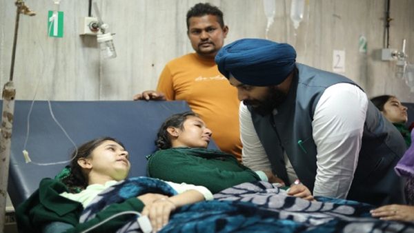 Punjab News: શિક્ષણ મંત્રી હરજોત સિંહ સંગરુર સિવિલ હોસ્પિટલ પહોંચ્યા, વિદ્યાર્થીઓના પૂછી તબીયત