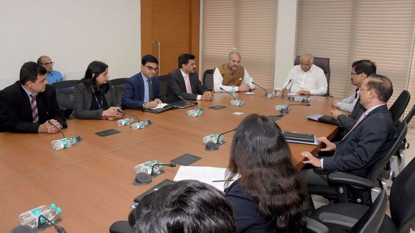 ગુજરાતમાં વિમાની મથકો-એરપોર્ટના વિકાસ માટે રાજ્ય સરકાર અને એરપોર્ટ ઓથોરિટી ઓફ ઇન્ડિયા વચ્ચે MoU થયા