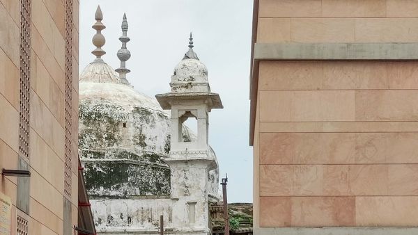 Gyanvapi Mosque Dispute : જ્ઞાનવાપી મસ્જિદ કેસમાં મુસ્લિમ પક્ષનો મોટો ઝટકો, જાણો શું કહ્યું કોર્ટે?