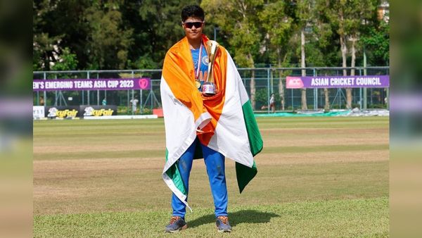 WPL 2024 : સ્ટાર ખેલાડીઓ પર ભારે પડી એક કોલેજ ગર્લ, કોણ છે કરોડો મેળવનારી કાશવી ગૌતમ?