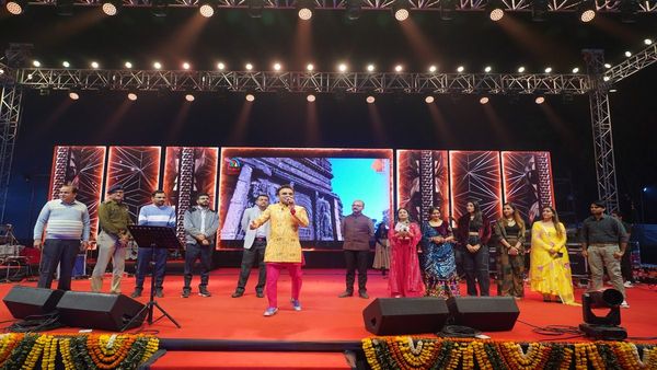 પંચમહોત્સવનો બીજો દિવસ - લોકગાયક પાર્થિવ ગોહિલે સંગીત સંધ્યા રજૂ કરી