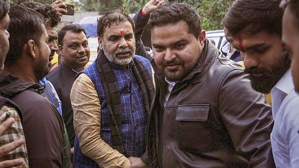 રેસલિંગ ફેડરેશનના નવા અધ્યક્ષ તરીકે સંજય સિંહની પસંદગી, સાક્ષી મલિકે રેસલિંગ છોડવાની જાહેરાત કરી