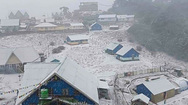 પહાડી વિસ્તારોમાં ભારે બરફવર્ષા, આ રાજ્યોમાં ગાત્રો થીજવતી ઠંડીની હવામાન વિભાગની આગાહી