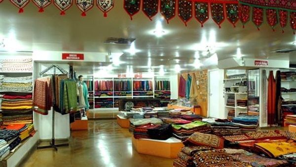 VGGS 2024: હાટ બજારમાં ગરવી ગુર્જરી કારીગરોનું પ્રદર્શન યોજાયું