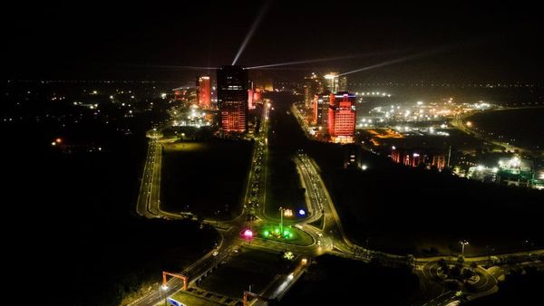 ગાંધીનગરમાં લાઇટ શો દ્વારા ભારત-યુએઇ મિત્રતાનું પ્રદર્શન