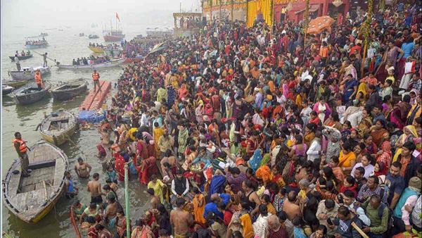Makar Sankranti: મકર સંક્રાંતિની દેશભરમાં ધૂમ, શ્રદ્ધાળુઓએ ગંગામાં લગાવી આસ્થાની ડૂબકી