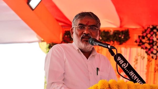 પર્યાવરણ મંત્રીએ વન ચેતના કેન્દ્ર ખાતે સ્થાયી પરામર્શ સમિતિની બેઠક યોજી