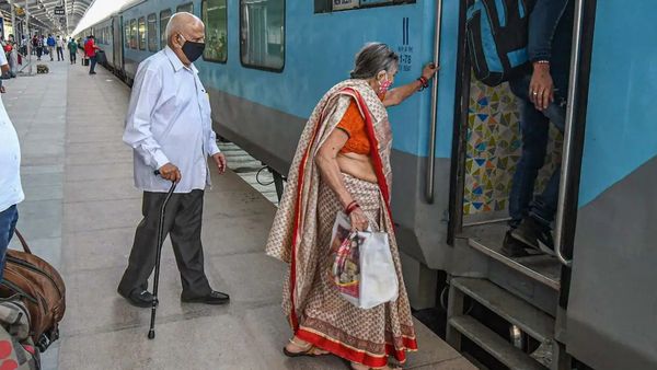 Budget 2024 : બજેટમાં વૃદ્ધો માટે થઈ શકે છે મોટી જાહેરાત, ટ્રેન ટિકીટને લઈને પાછી આવી શકે આ યોજના