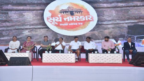 Surat: સુરત શહેરમાં ત્રણ સ્થળોએ સૂર્ય નમસ્કાર સ્પર્ધાનું આયોજન કરાયું