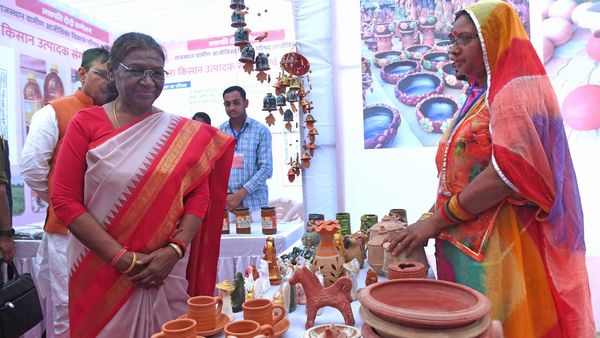 Lakhpati Didi : શું છે લખપતિ દીદી યોજના? જાણો બજેટમાં તેને શું અપાયુ?