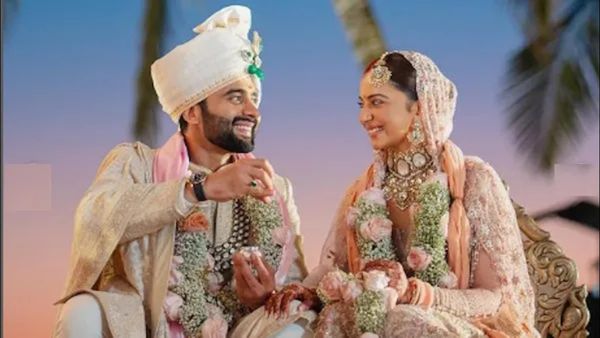 રકુલ પ્રીત અને જેકી ભગનાની લગ્નના બંધનમાં બંધાયા, આ જોડામાં સુંદર લાગી રહી છે અભિનેત્રી, શેર કર્યો ફોટો