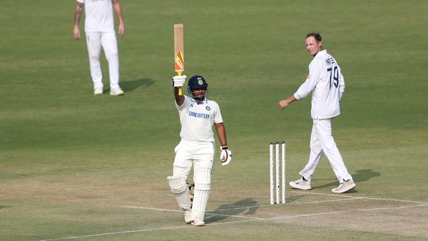 IND vs ENG : રવિન્દ્ર જાડેજા-રોહિત શર્માએ સરફરાઝ ખાનનું દિલ તોડ્યુ, અધુરૂ રહ્યું મોટુ સપનું