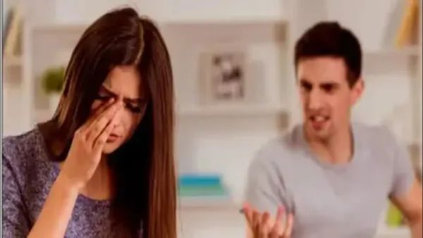 Vastu Tips: સંબંધોમાં અંતર વધી રહ્યુ હોય તો વાસ્તુદોષ હોઈ શકે છે મોટુ કારણ, અપનાવો આ ટીપ્સ