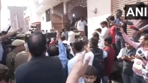 Badaun Double Murder: બે ભાઈઓની નિર્દયી હત્યા, આરોપીનુ રાતે એનકાઉન્ટર, બદાયુમાં તણાવની સ્થિતિ