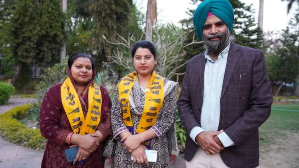 Chandigarh : AAP છોડીને ગયેલા 2 પાર્ષદોની ઘરવાપસી, બીજેપીનો આંકડો 15 એ પહોંચ્યો