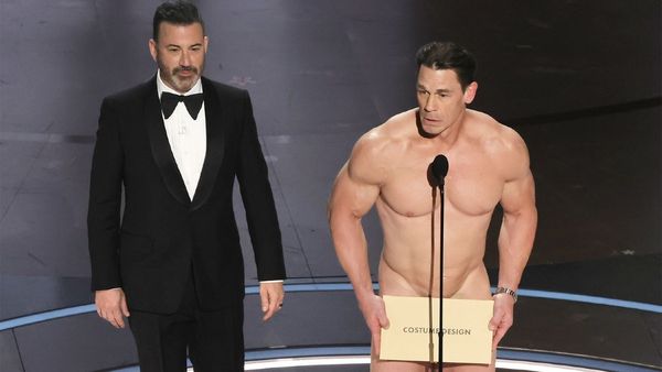 Oscar 2024 : કપડા વગર સ્ટેજ પર પહોંચ્યા જોન સીના, શરીર ઢાંકવા ટીમમાં દોડાદોડીનો વીડિયો વાયરલ