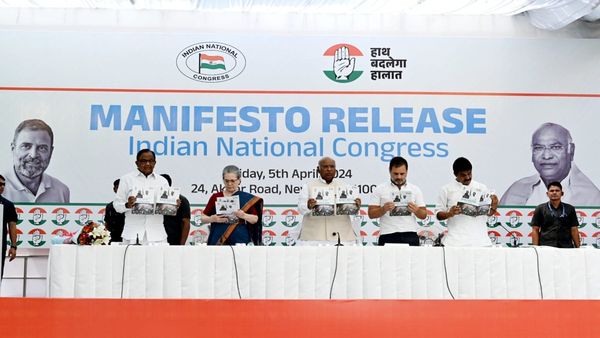 Congress Manifesto 2024: અનામતથી લઇને નોકરી સુધી, કોંગ્રેસે જાહેર કર્યો મેનિફેસ્ટો