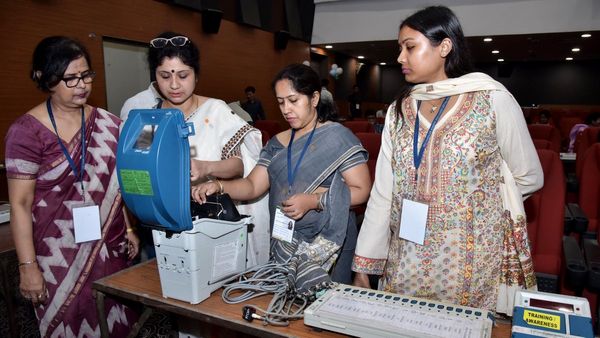 VVPAT-EVM વેરિફિકેશન મુદ્દે સુપ્રીમ કોર્ટે નિર્ણય સુરક્ષિત રાખ્યો, જાણો શું કહ્યું કોર્ટે?