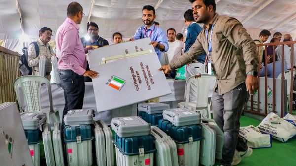 EVM Machine Price : ક્યાં બને છે EVM? જાણો એક EVM ની કિંમત?