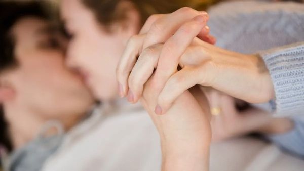 ધ્યાન રાખજો! પ્રેમમાં પડ્યા પછી ક્યાંક વજન વધી ના જાય તમારુ, જાણો શું કહે છે આ સ્ટડી?