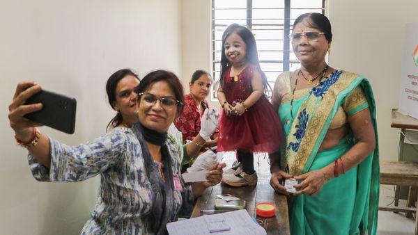 Lok Sabha Election 2024 : દુનિયાની સૌથી નાની મહિલા જ્યોતિ આમગેએ મતદાન કર્યુ, જાણો શું સંદેશ આપ્યો?