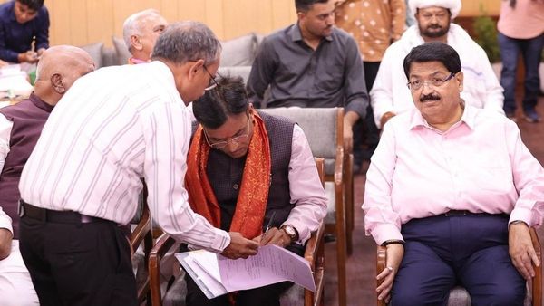 મનસુખ માંડવીયાએ પોરબંદરમાંથી નોંધાવી ઉમેદવારી